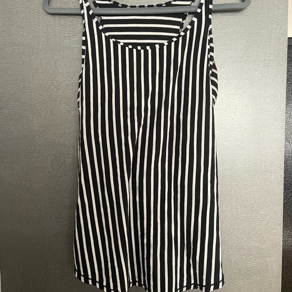 Lululemon Crisscross Tank - Picture 3 of 3